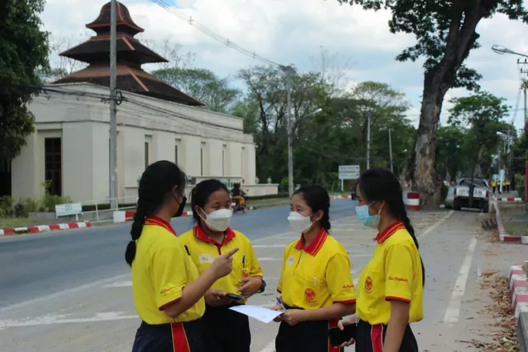 ชวนเยาวชนมองพื้นที่สีเขียวผ่านต้นฉำฉาสันกำแพง