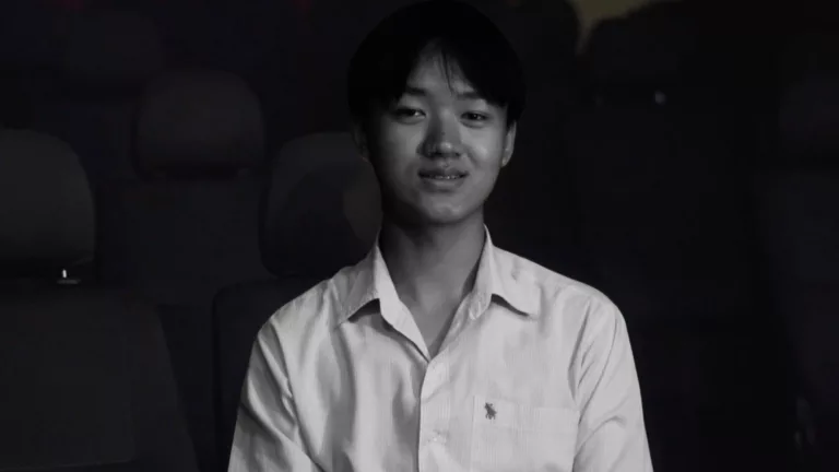 Look Away ซึมเศร้าในวัยรุ่น